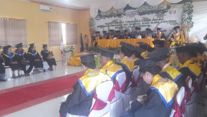 STISIP Fajar Timur Atambua Mewisuda 43 Lulusan