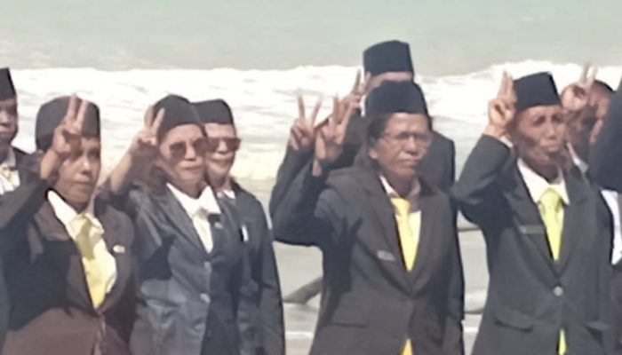 Bupati Dan Wabup Malaka Keroyok Lantik 188 Kepala Sekolah SD Di Pantai Taberek 