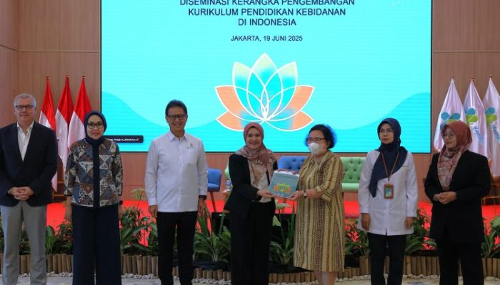 Perkuat Peran Bidan dalam Menjaga Kesehatan Ibu dan Bayi
